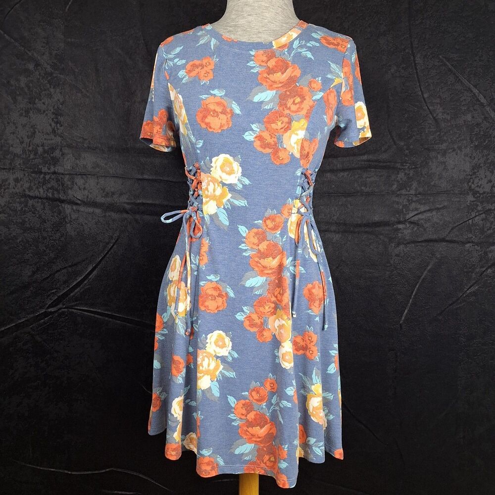 bebop Short Sleeve Floral Dress w/ Corset Style Side Detail Medium Skater Flare